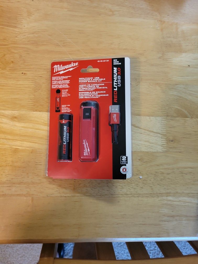 Redlithium USB charger & Portable Power Source Kit
