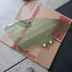 2015 Mazda CX-5 passenger side window glass 