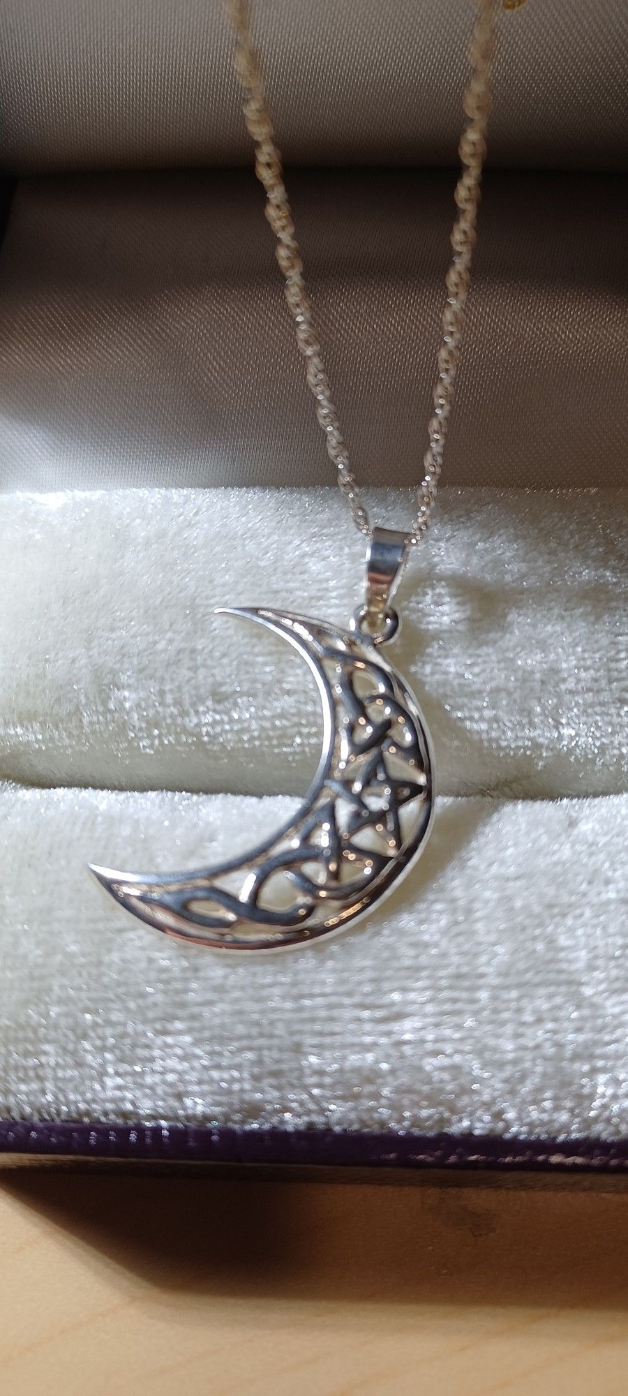 Cresent Moon .925 Sterling Silver Pendant & Chain