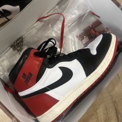Jordan Retro 1 Black Toe 