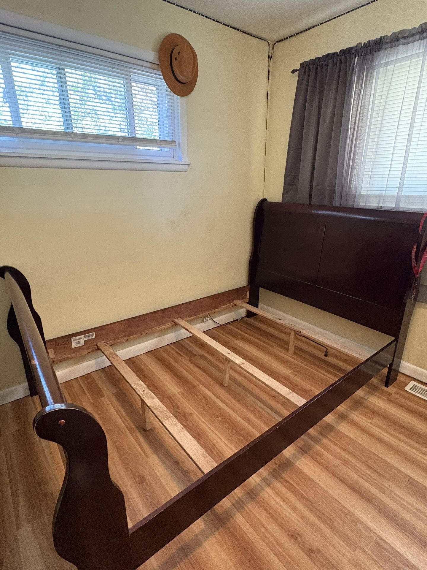 Full Size Bedframe