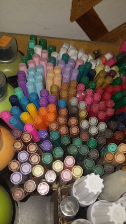 Paint markers, deco thin and regular