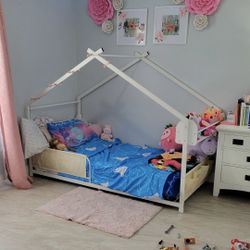 Twin size bed House with mattress