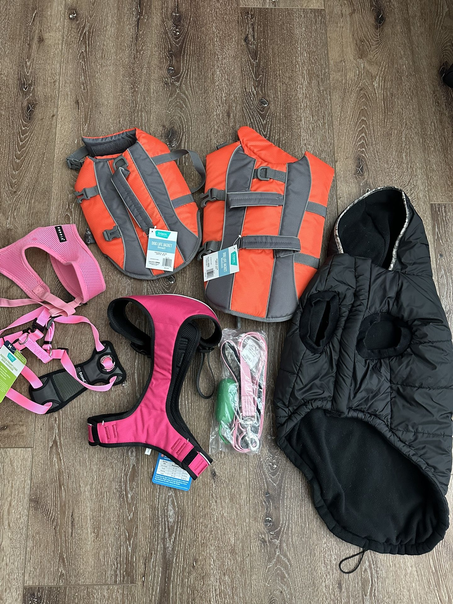 Dog Leash, Dog Harnesses, Life Jackets And Dog Jacket 