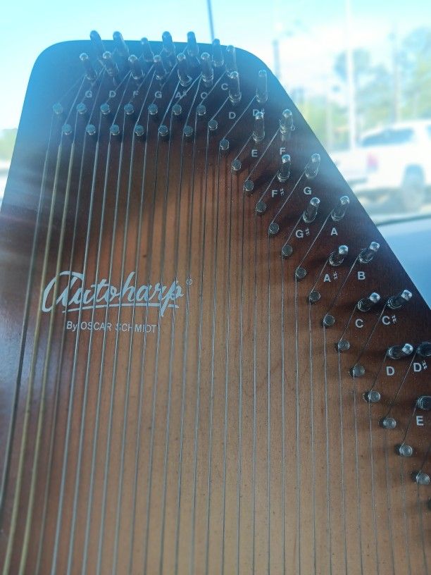 Audioharp By: Oscar Schmidt