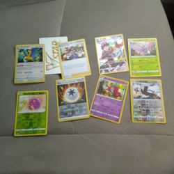 Lots Of Pokemon Cards 