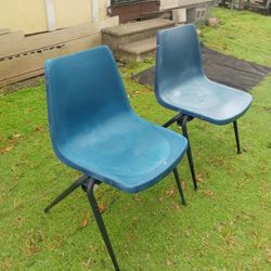 2   Heavy Duty   Chairs  Hard  Plastic   Metal  Legs 