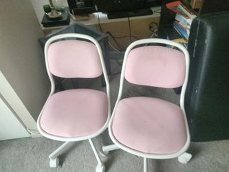 Two hydraulic children chairs