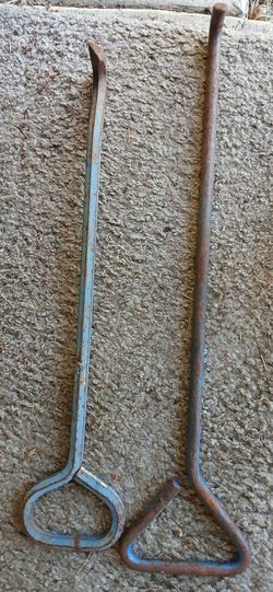Septic tank cover or manhole cover hooks