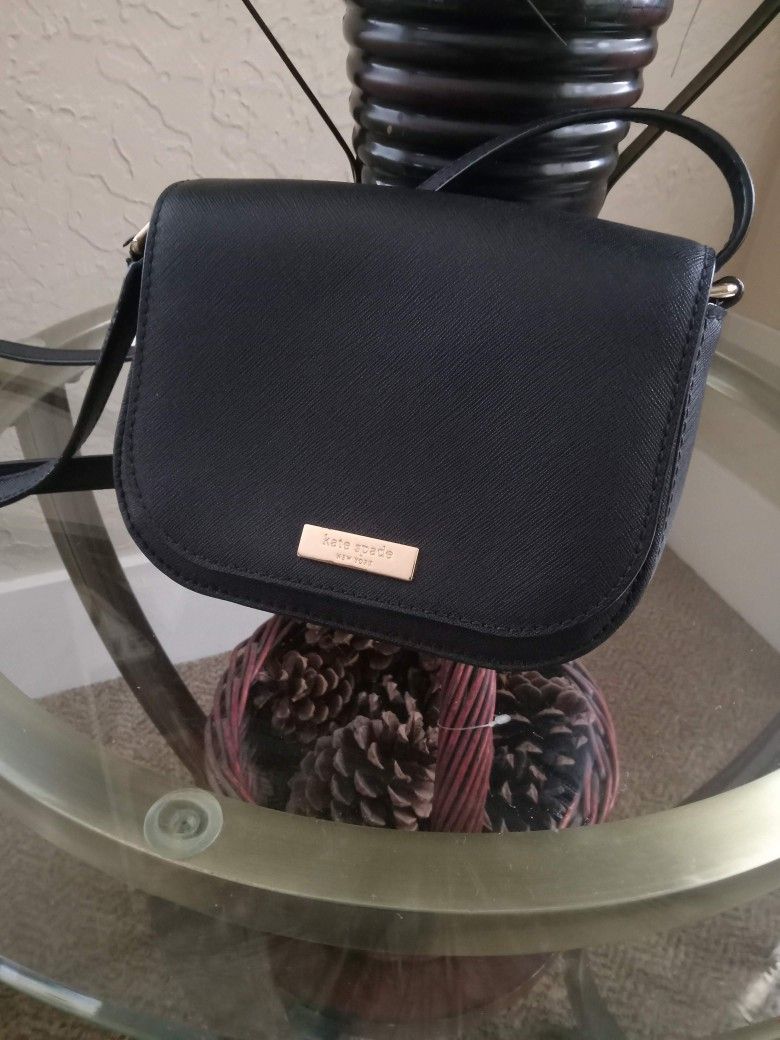 KATE SPADE New York Small Saffiano Leather Crossbody Purse (Black)