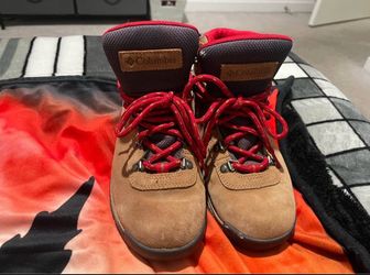 Brand new columbia newton ridge plus waterproof boots (size 7.5)