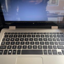 Toshiba Satellite Radius L15W ( Laptop ) 