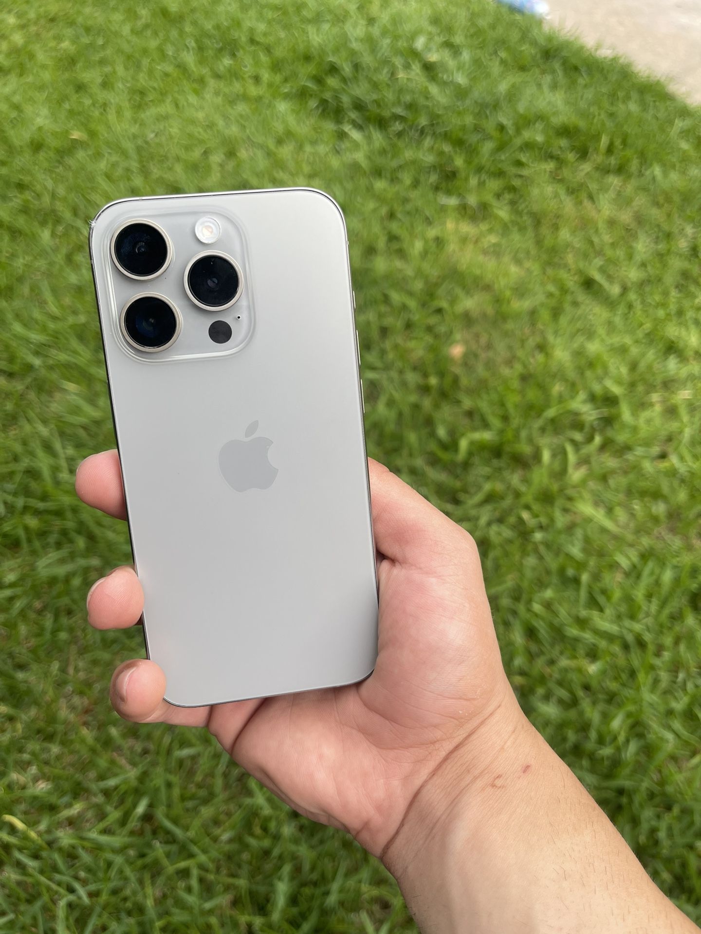 iPhone 15 Pro - 256GB AMAZING Condition Unlocked