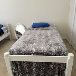 2 Twin Beds  Complete 