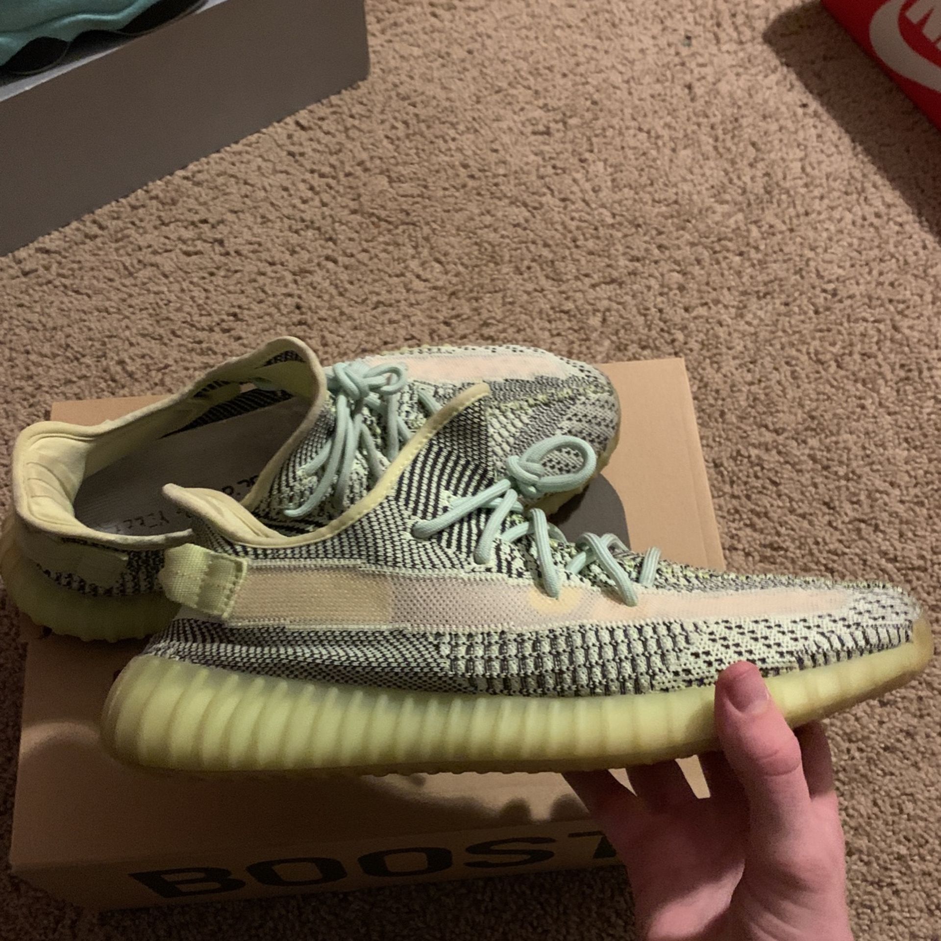 Adidas Yeezy Boost 350 V2 Yeezreel