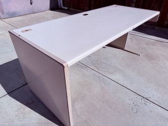 MOVING SALE: HEAVY DUTY STEEL GARAGE WORKSHOP WORKSTATION DESK 70” x 30” x 30”