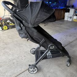 Baby jogger compact stroller