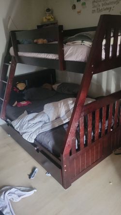 Twin over Full Bunk Bed with Trundle