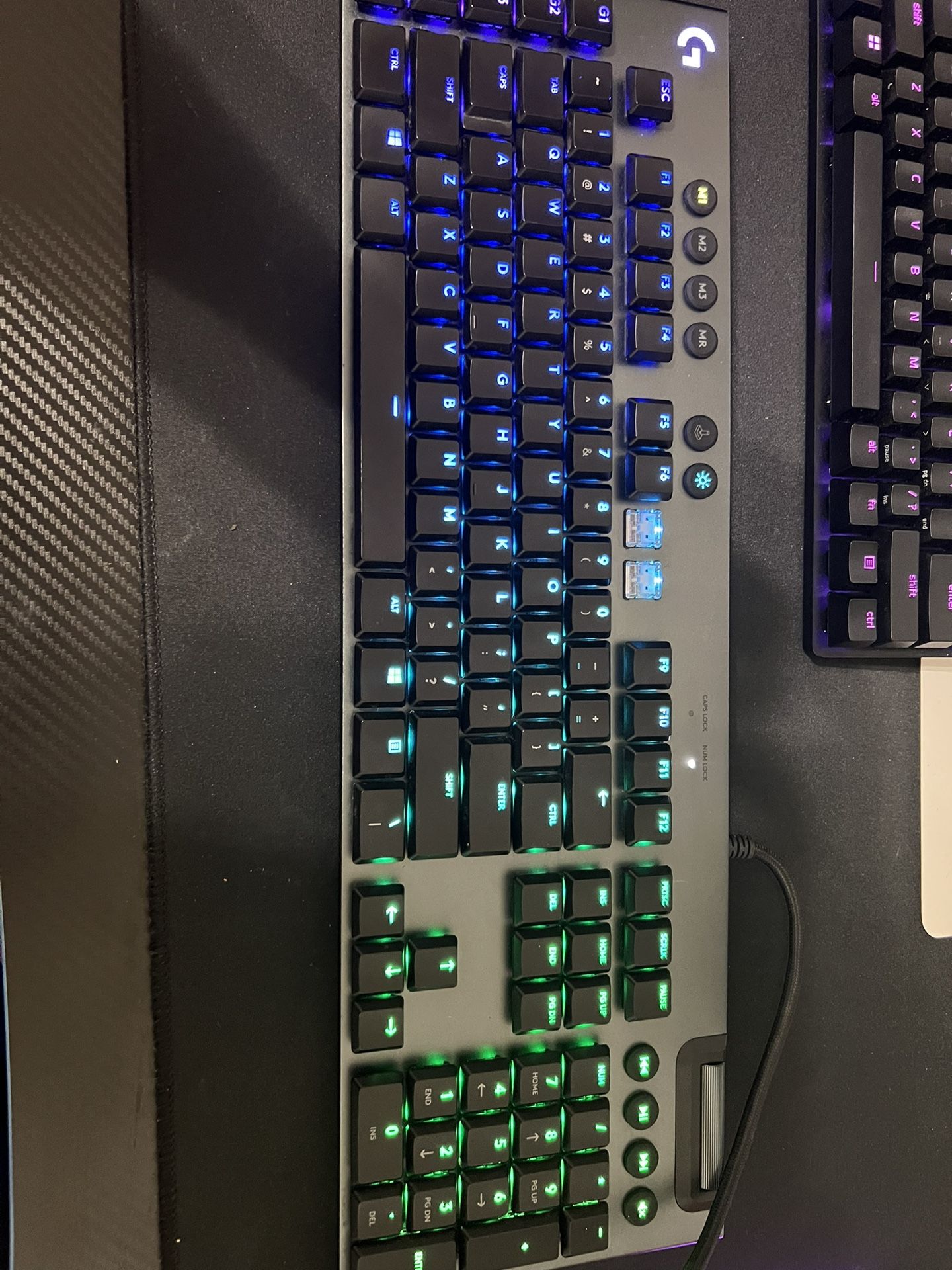 Logitech G815