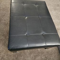 Ashley Furniture tufted coffee table ottoman