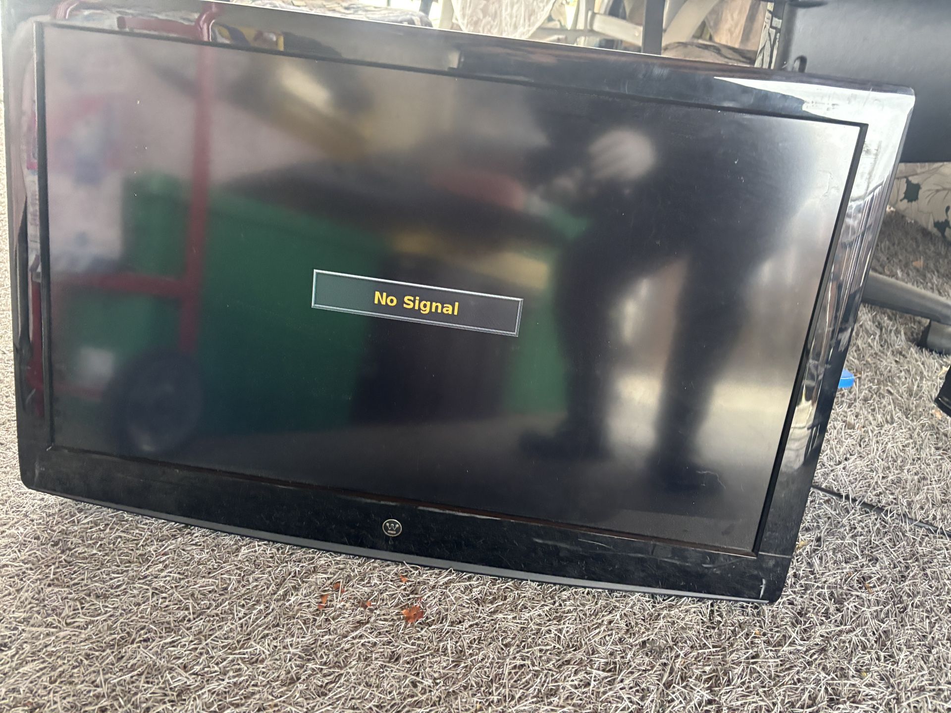 Westinghouse 32 inch Class Hdtv LCD TV SK-32H640G no stand no remote