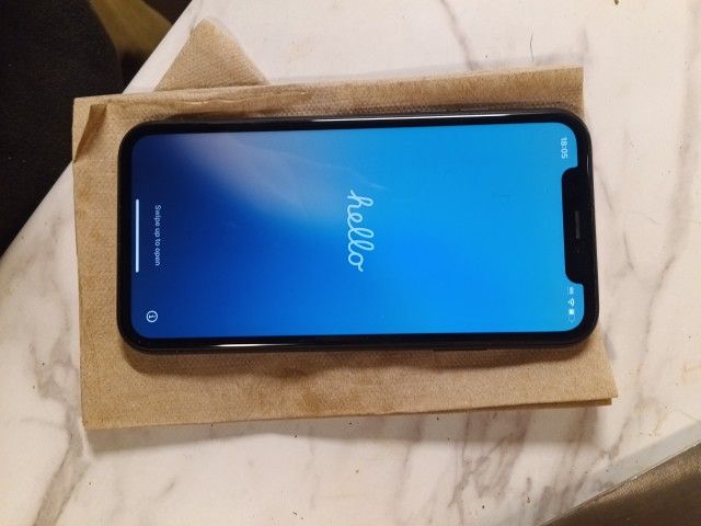 Black Friday Deal iPhone XR 64 GB Unlocked