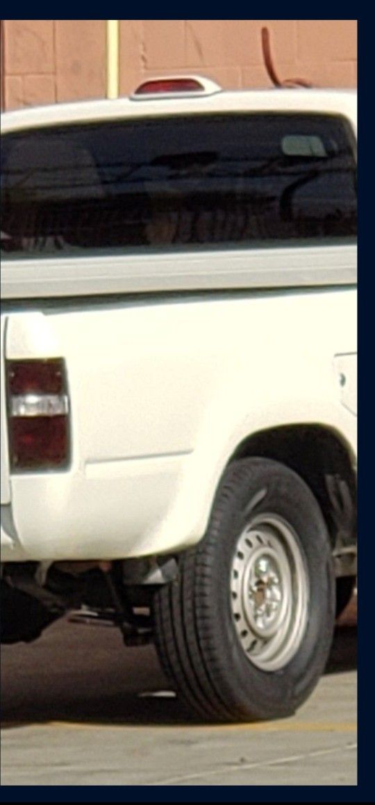 Pickup & Delivery Truck