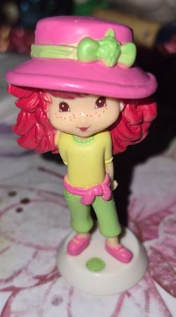 Strawberry Shortcake figure