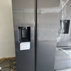 NEW BLACK STAINLESS SIDE BY SIDE REFRIGERATOR 