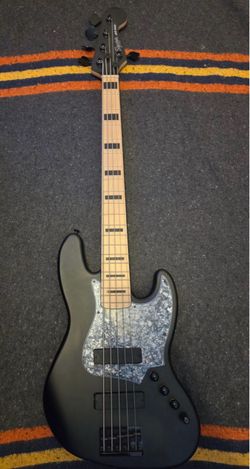 Squier Contemporary Jazz 5 Upgraded, Fender, Yamaha