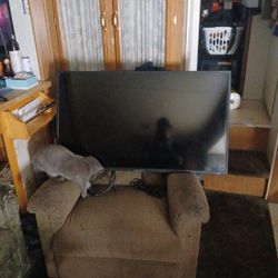 SCEPTRE 43 INCH FLAT SCREEN TV
