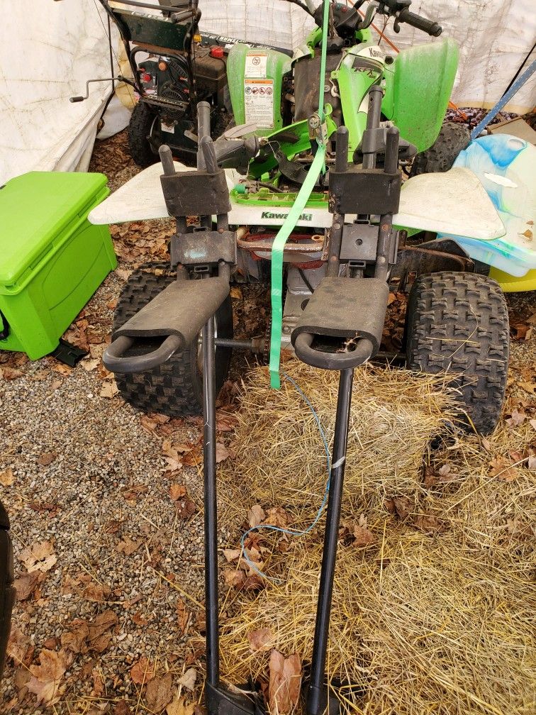 Yakima Q Towers Chevy Silverado. FOUR WHEELER NOT FOR SALE