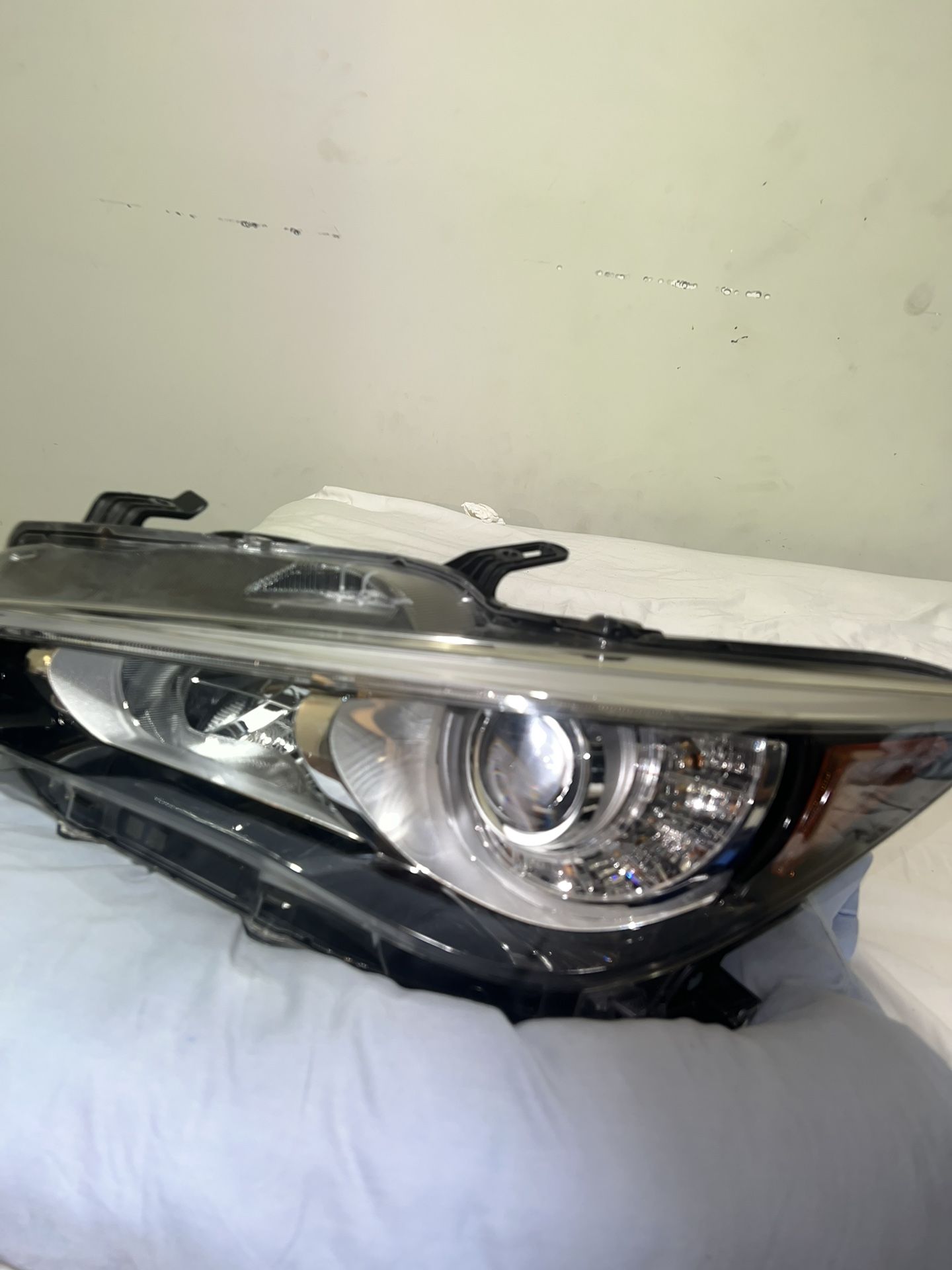 Infiniti q50 Headlight 