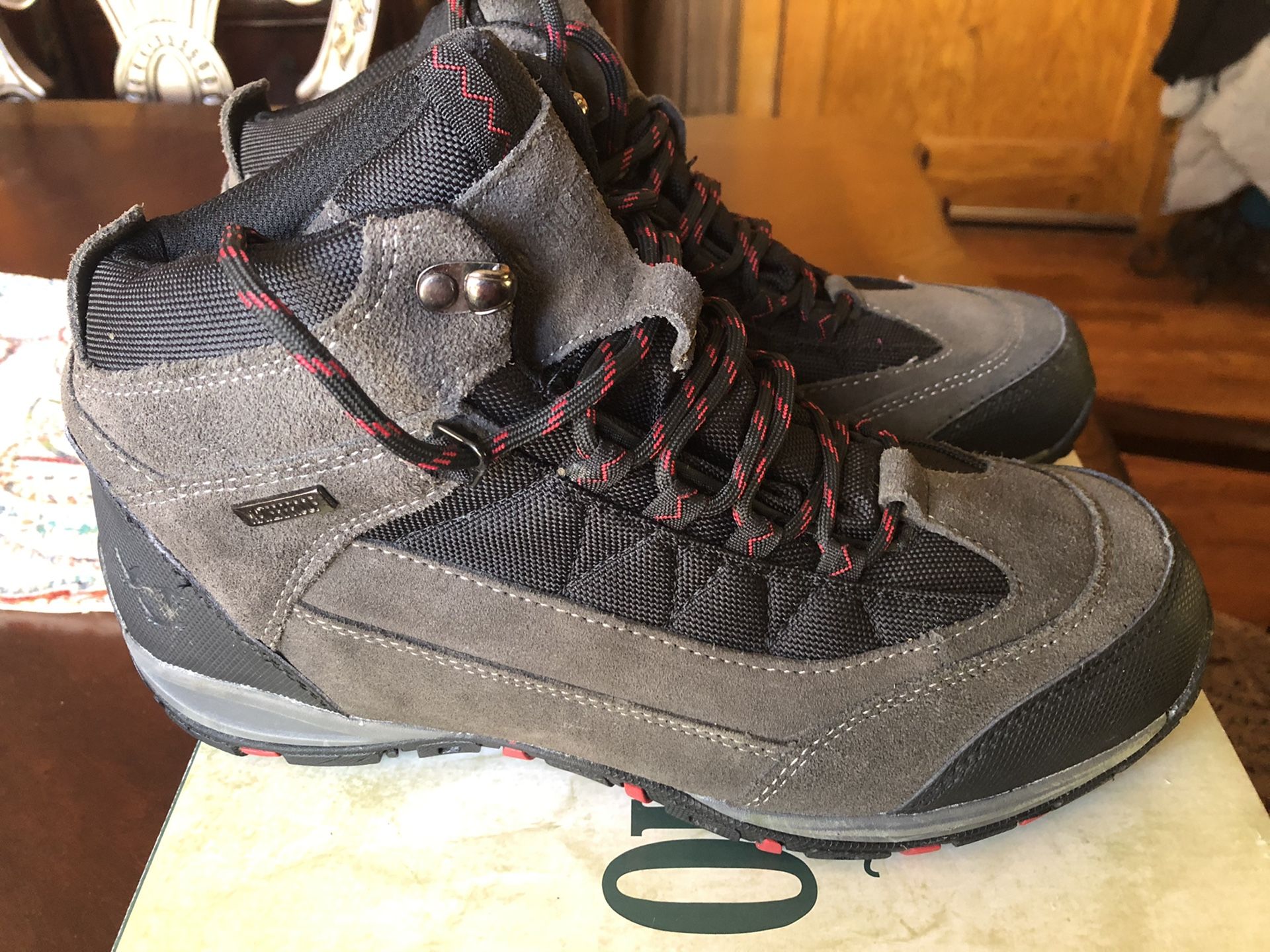 Waterproof,Outdoor life Boots size 10