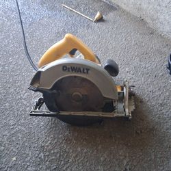 Dewalt  Saw