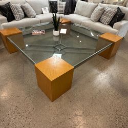 $50 82”x82” Coffee Table Pickup Only