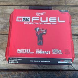 Milwaukee 1/4” Hex impact Driver kit