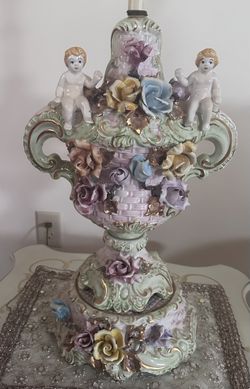 2pc Exquisite Capodimonte Antique Italian Porcelain Cherub Angel Floral Table Lamp