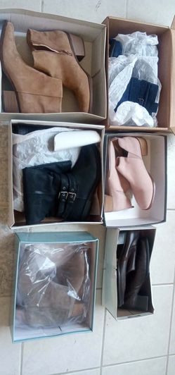 7 pairs of women's shoes size 8.5