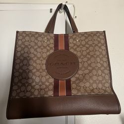 Coach Dempsey 40 Khaki Saddle And Burgundy 
