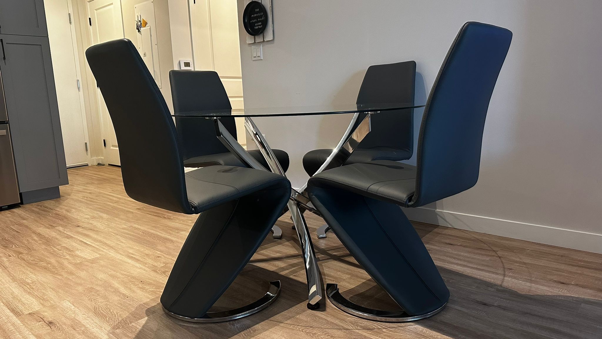 GLOBAL FURNITURE DINING KITCHEN TABLE & 4 CHAIRS - delivery is negotiable