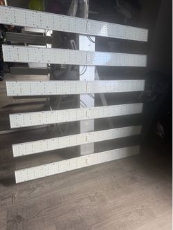LED GROW LIGHTS- 1000WATT-13 TOTAL.