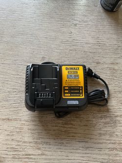 DeWalt DCB112 12V/20V Max Battery Charger