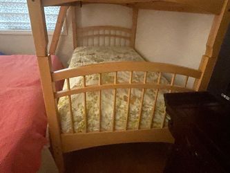 Bunk bed with mattress