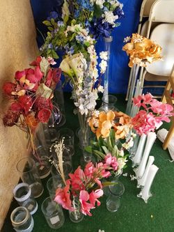 Flower vase total of 32 with flowers