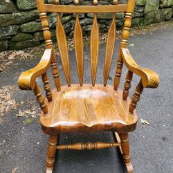 Wood Rocking Chair 