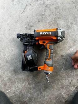 Roofing nailer
