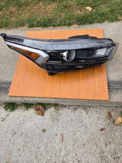2022-2023-2024 KIA FORTE RIGHT SIDE HEADLIGHT OEM