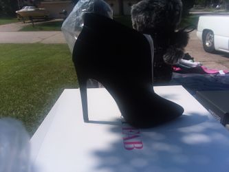 New heels size 6