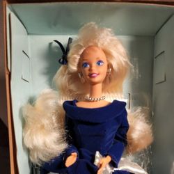 1995 Exclusive Winter Velvet Barbie